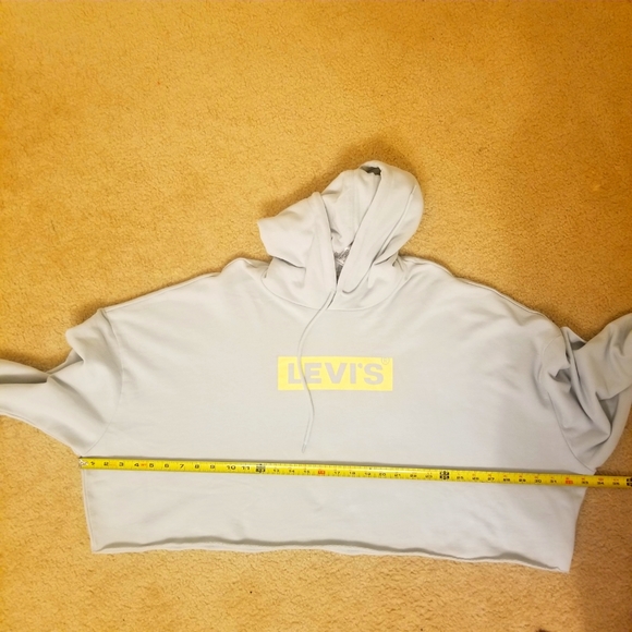 Levi's in women's sweater - Picture 6 of 7